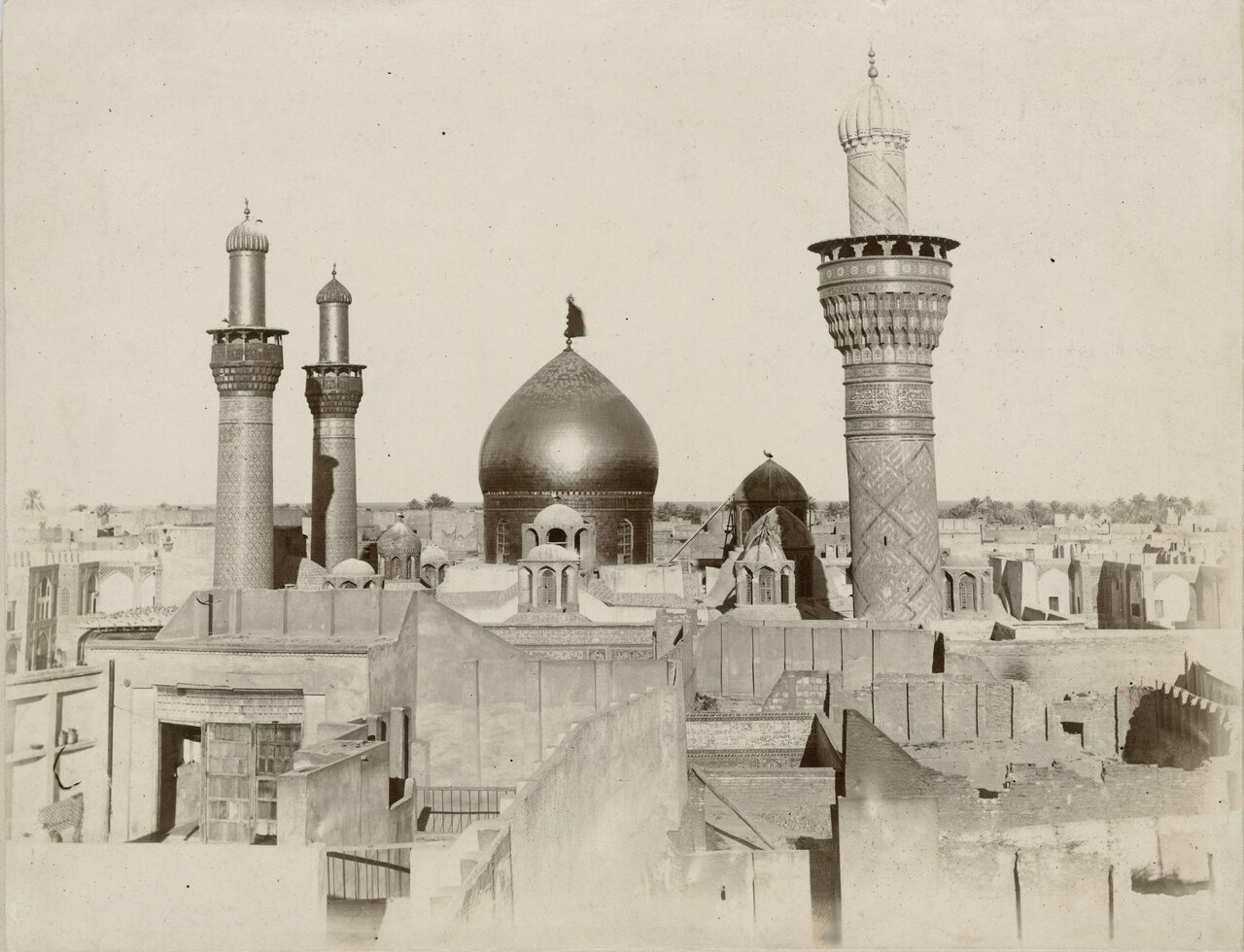 کربلا در سفرنامهها؛ از توصیف ابنبطوطه از حرم حسینی تا روایت ناصرالدینشاه از استقبال زائران