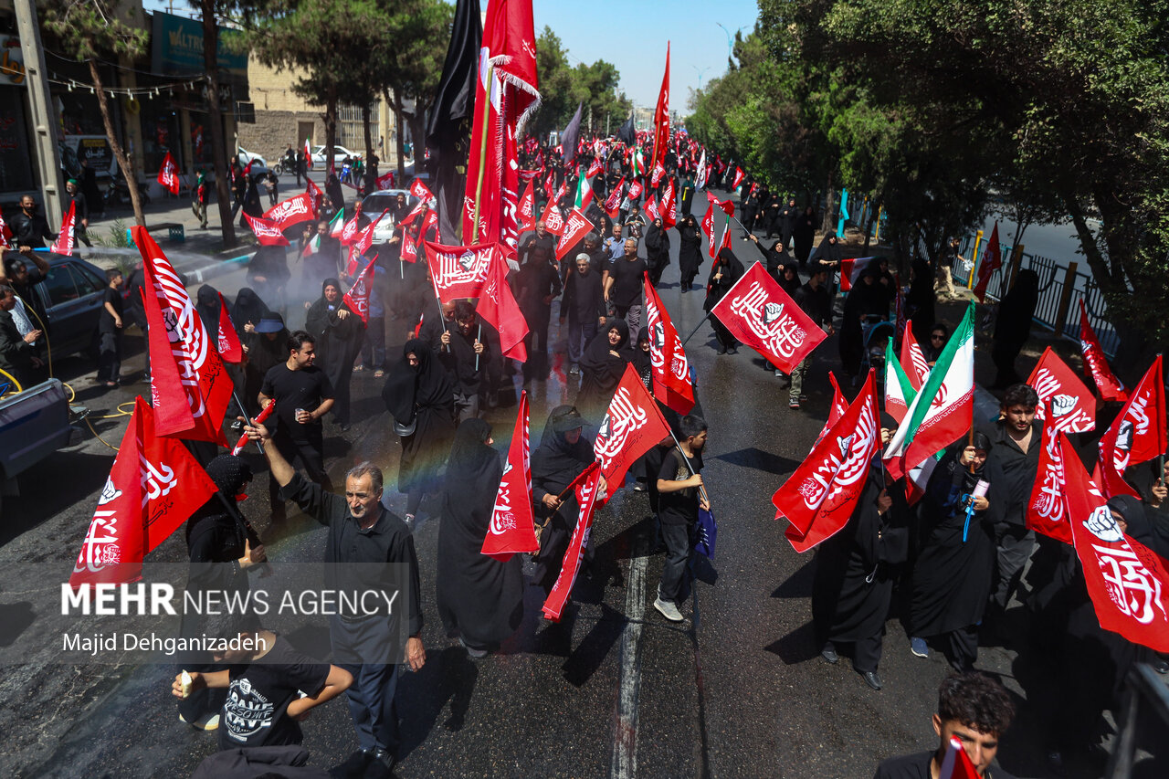 اینجا در قبله تهران هم بوی اربعین می‌آید