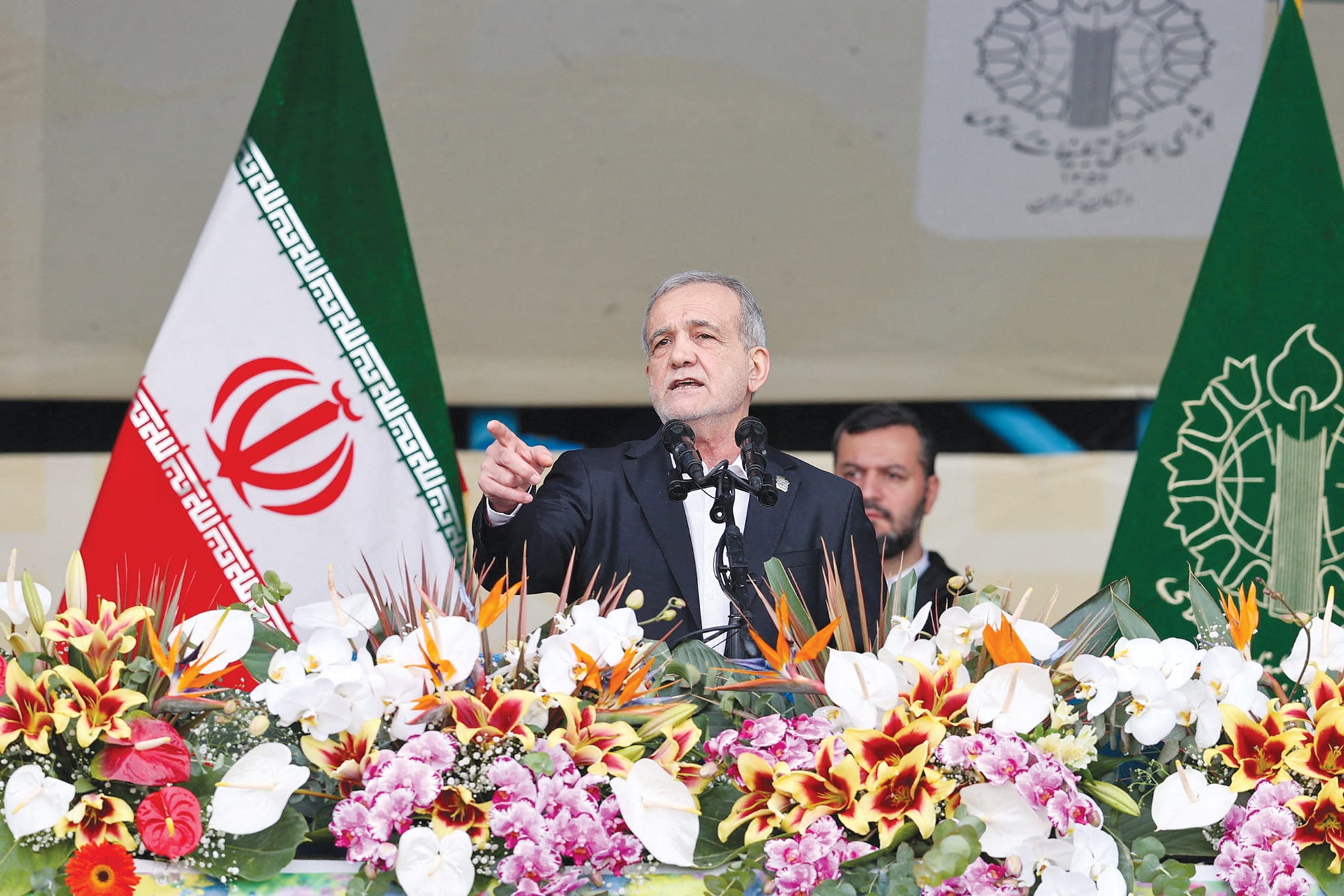 بر اساس ادعای نزدیکان خامنه ای، اگر پزشکیان دوباره استعفا دهد، رهبری ایران قبول می کند