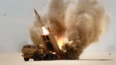 رویترز - آمریکا در حمله به ایران از «عملاً همه» موشک‌های بالستیک تاکتیکی استفاده کرد