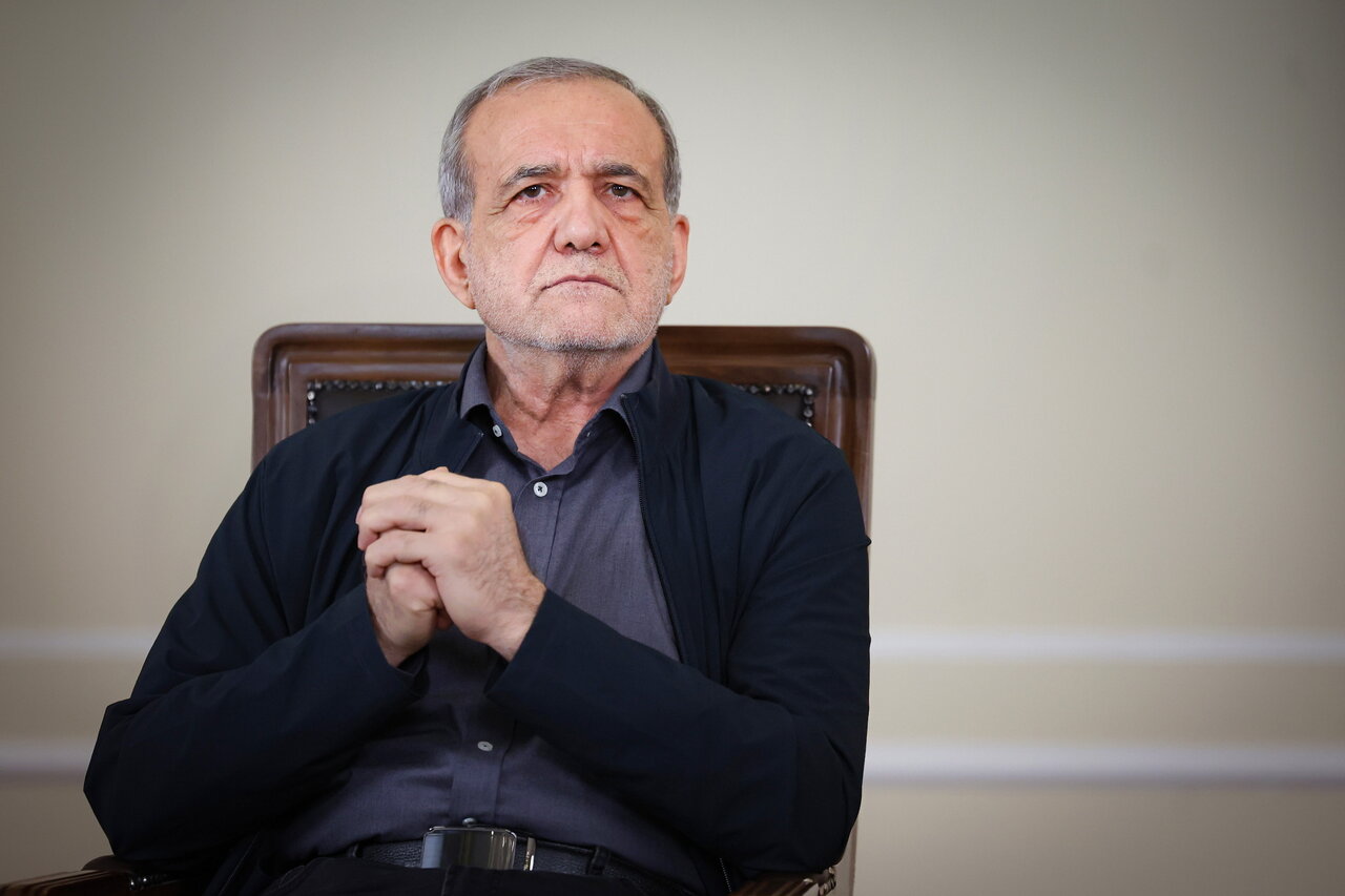 آقای پزشکیان!همانطور که شجاعانه تفاهمنامه را امضا کردید با حنگ طلبان داخلی که در ناز و نعمت زندگی می کنند و جلوی توافق با عمان ایستاده اندبرخورد کنید