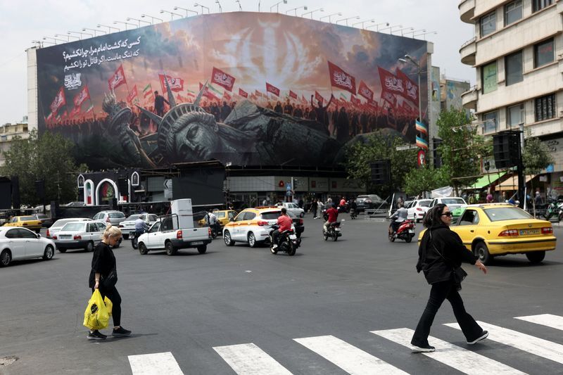 ترامپ می‌گوید آمریکا و ایران گفتگوهای بسیار خوبی دارند