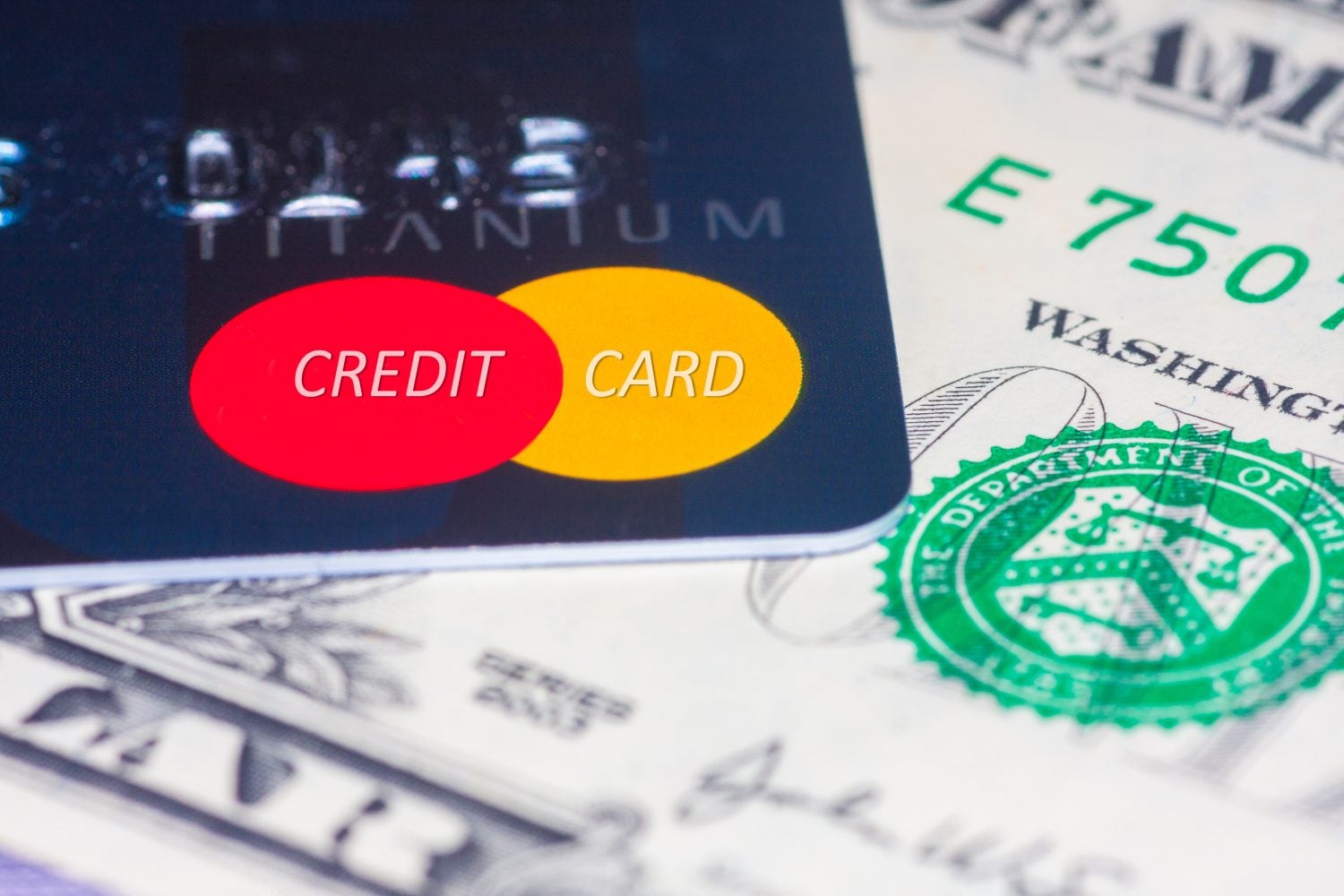 Mastercard در میلیون ها نمونه کار موجود است. سه ماهه گذشته، سرمایه گذاران نخبه بی سر و صدا رقیب خود را می خریدند