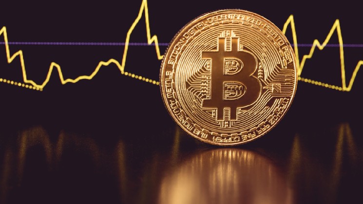 بیت کوین به 67000 دلار نگاه می کند که پایین بالقوه شکل می گیرد