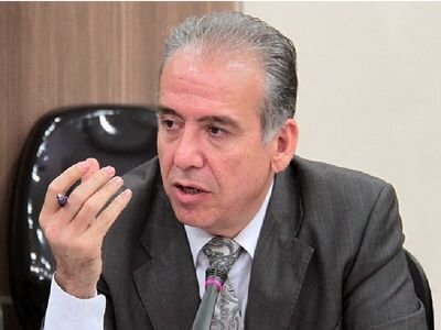 اظهارات یک فعال اقتصادی:رویکرد اقتصادی کشور در ابتدای انقلاب چپ زده بود/ رانت خواری در دولت احمدی نژاد به اوج رسید/ دولت خاتمی موفقترین اقتصاد را داشت