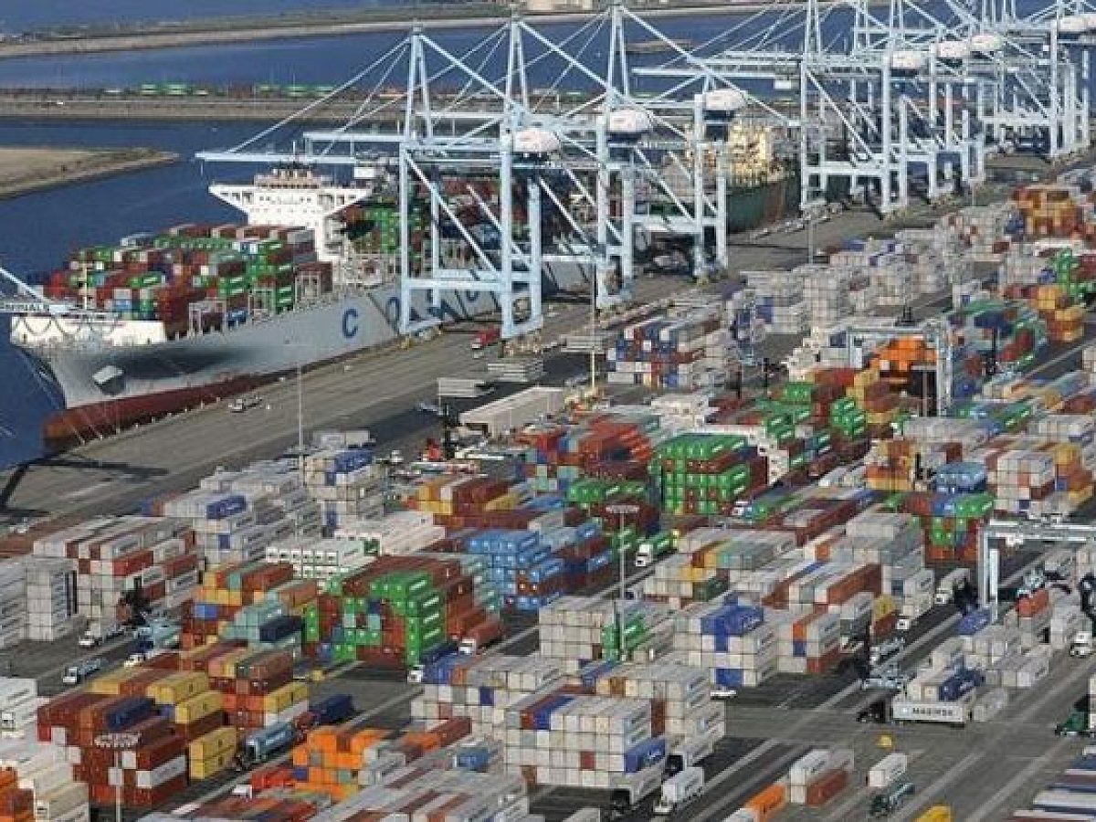 کیسه های دفاع قو قرارداد Svitzer برای 4 یدک کش پیشرفته