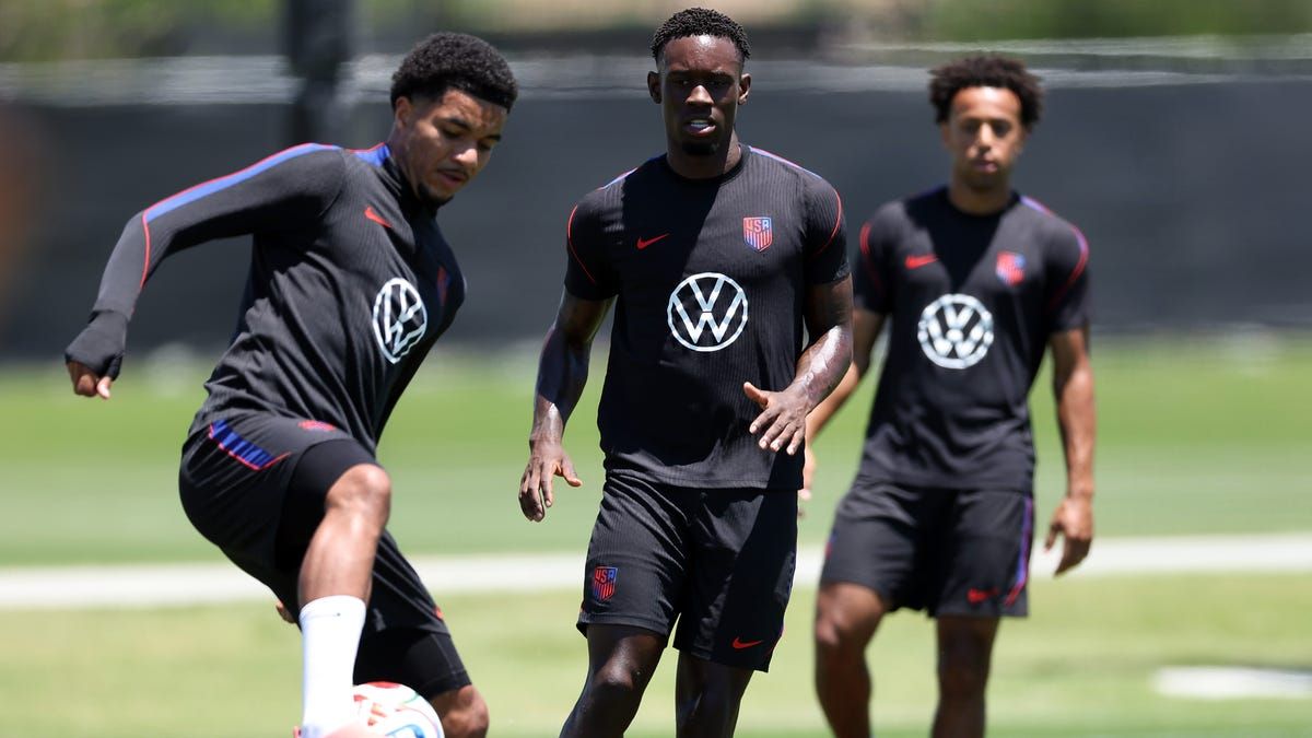 مالک تیلمن، ستاره USMNT می گوید که محرومیت بالوگون باید با کارت قرمز باقی می ماند