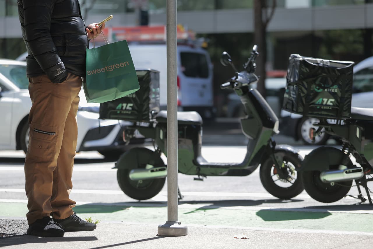 Sweetgreen jalapenos را به یاد می آورد، توضیح می دهد که چگونه شیوع سیکلوسپورا بر فروش تاثیر می گذارد