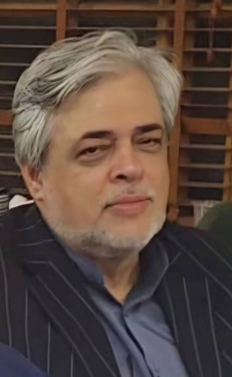 خودتان را خلع لباس کنید، بعدش هرچه میخواهید فحش بدهید و دروغ بگویید