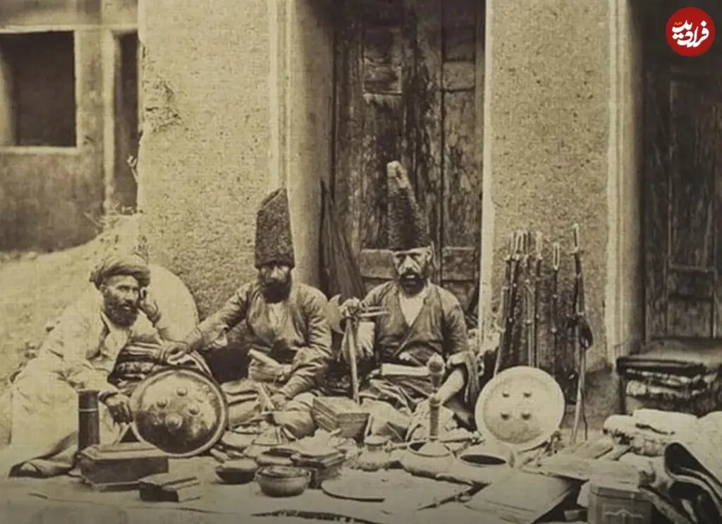 عکس/ بساط «شمشیرفروشها» در تهران در دوران قاجار
