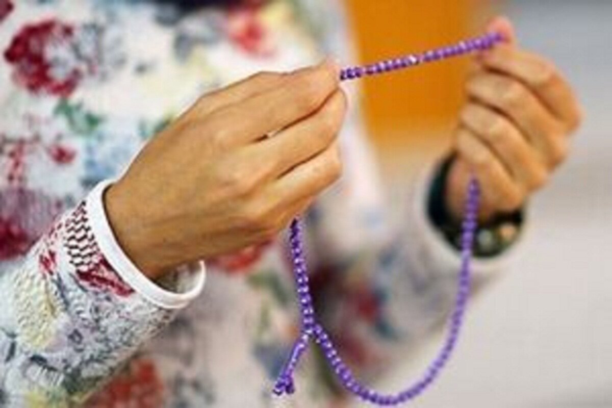 تسبیح حضرت زهرا(س) فقط برای بعد از نماز نیست؛ ۶ زمان سفارش‌شده در روایات