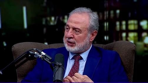 کارشناس عرب: نه آمریکا نه اسرائیل و نه کشورهای منطقه نتوانستند ایران را شکست دهند!