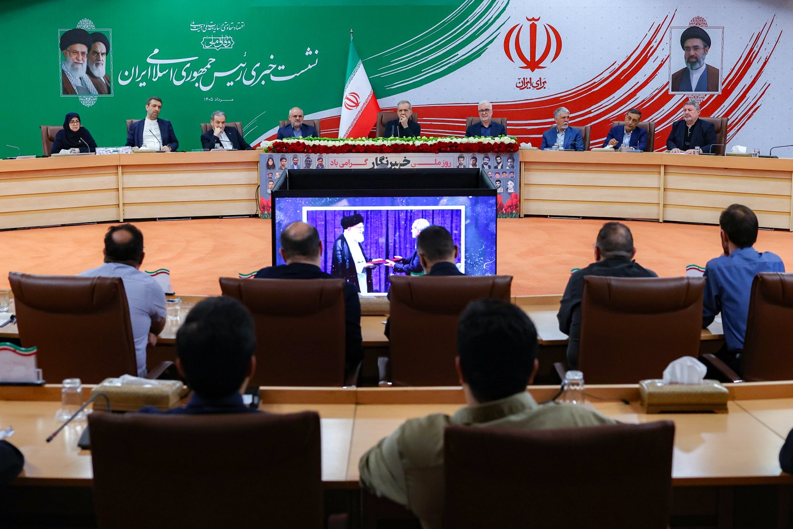 رئیس جمهور پزشکیان بر موضع ایران در قبال آمریکا تاکید کرد.