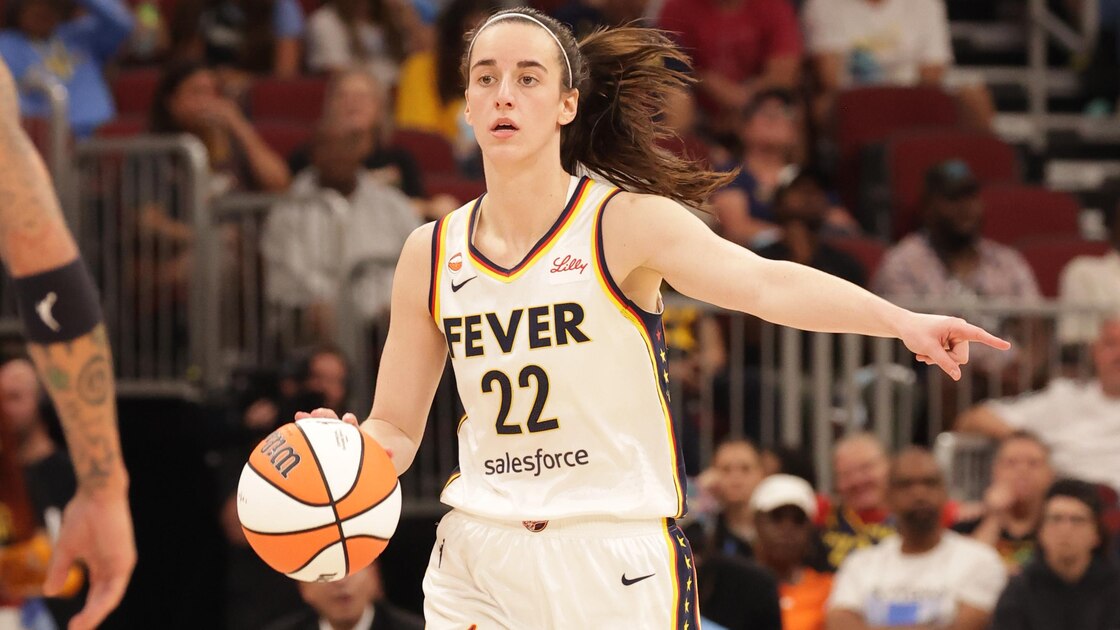 کیتلین کلارک به دلیل هشتمین خطای فنی پس از تماس با داور در جریان Fever vs Sky با محرومیت مواجه شد.
