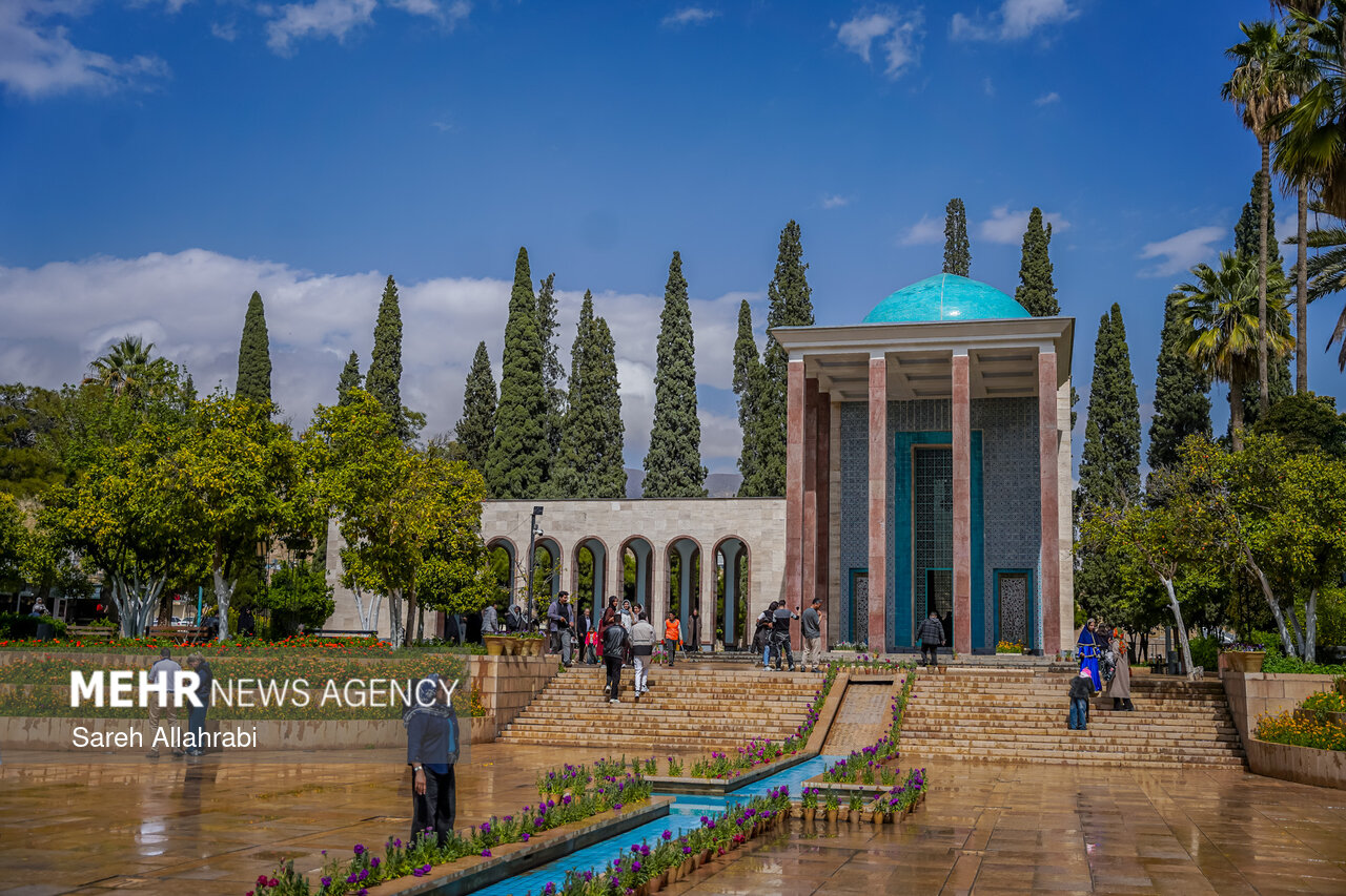 حفر چاه ۲۰۰ متری برای نجات فضای سبز آرامگاه سعدی از تنش آبی