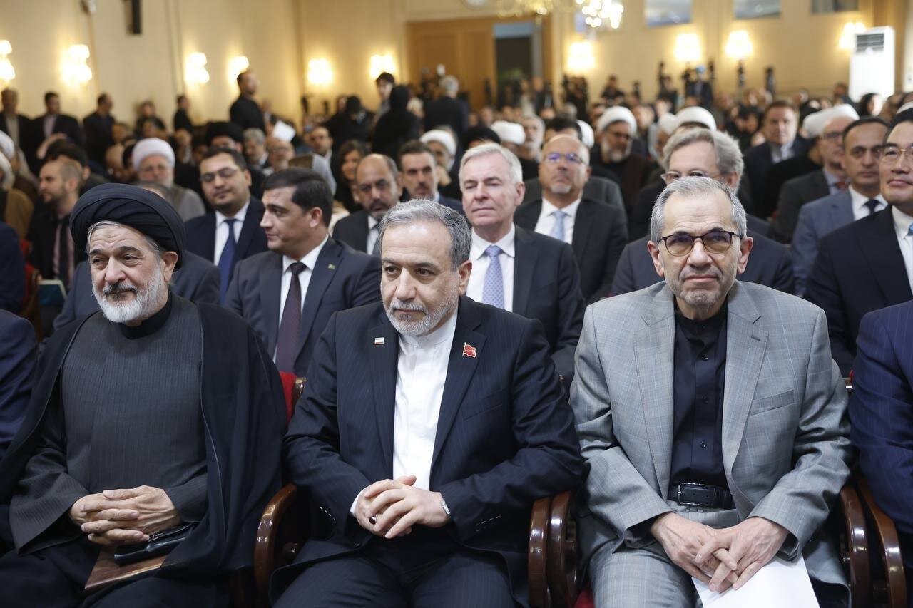 برگزاری مراسم «محرم و عاشورا در آینه اسناد وزارت امور خارجه» با حضور عراقچی
