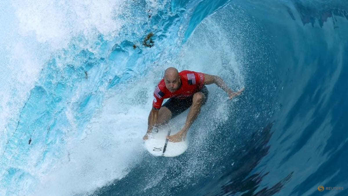 Surfing-Wildcard Kelly Slater با بازی Tahiti Pro در موج سواری سرکش