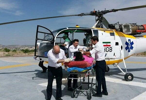 قلعهسفیدی: مادر باردار چنار با اورژانس هوایی به کرمانشاه منتقل شد