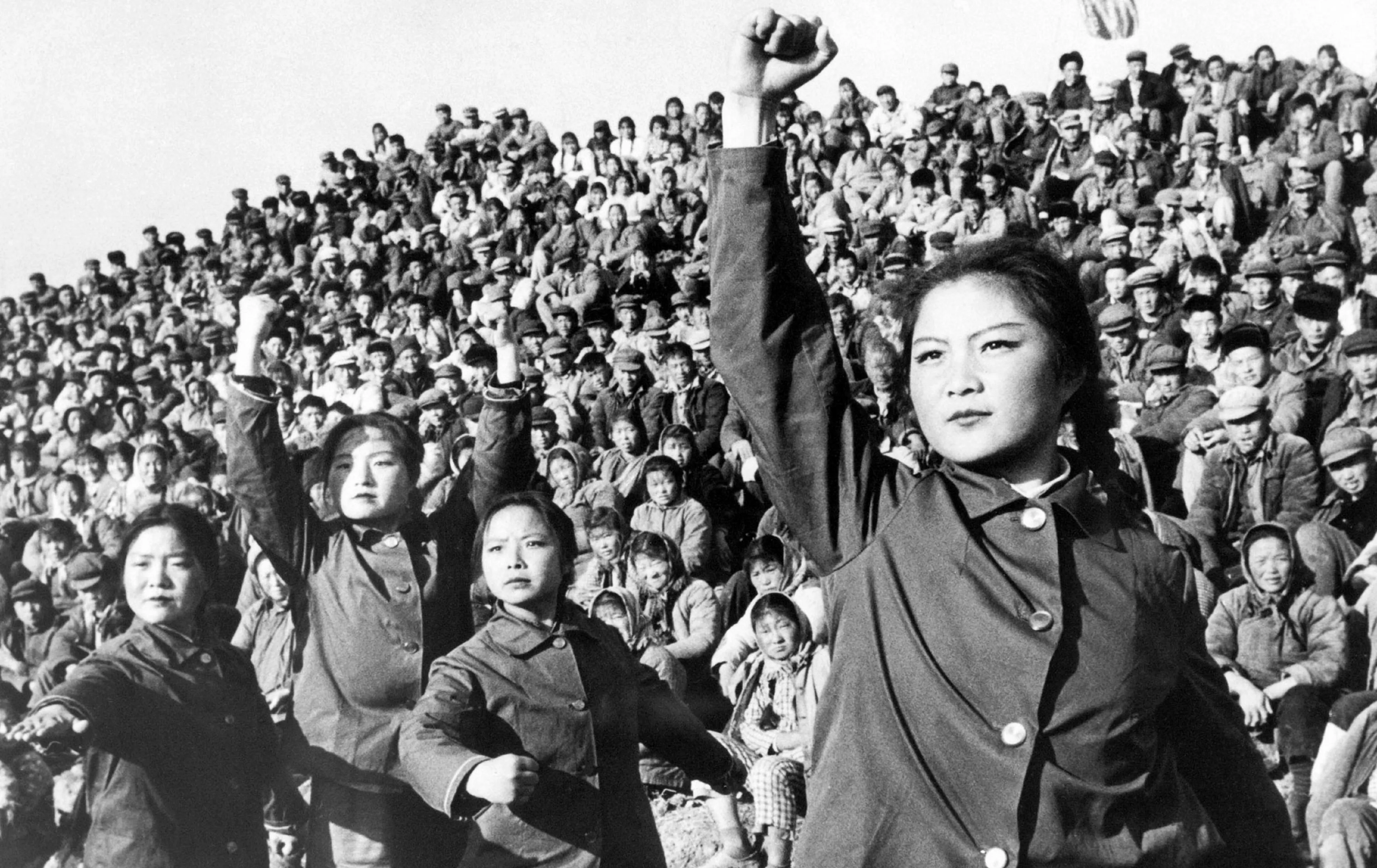 آیا مسیر توسعه از جنگ، خشونت و انقلاب میگذرد؟