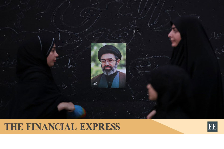 رسانه های دولتی می گویند پزشکیان ایران اخیرا با خامنه ای رهبر معظم انقلاب دیدار کرده است