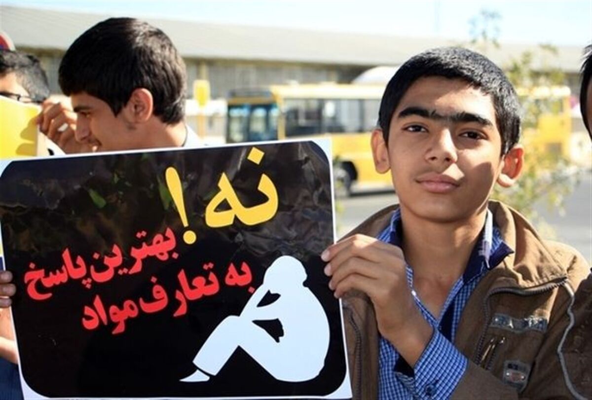 ۶۰۰ جلد کتاب در حوزه درمان و پیشگیری از اعتیاد به کتابخانههای گیلان اهدا شد