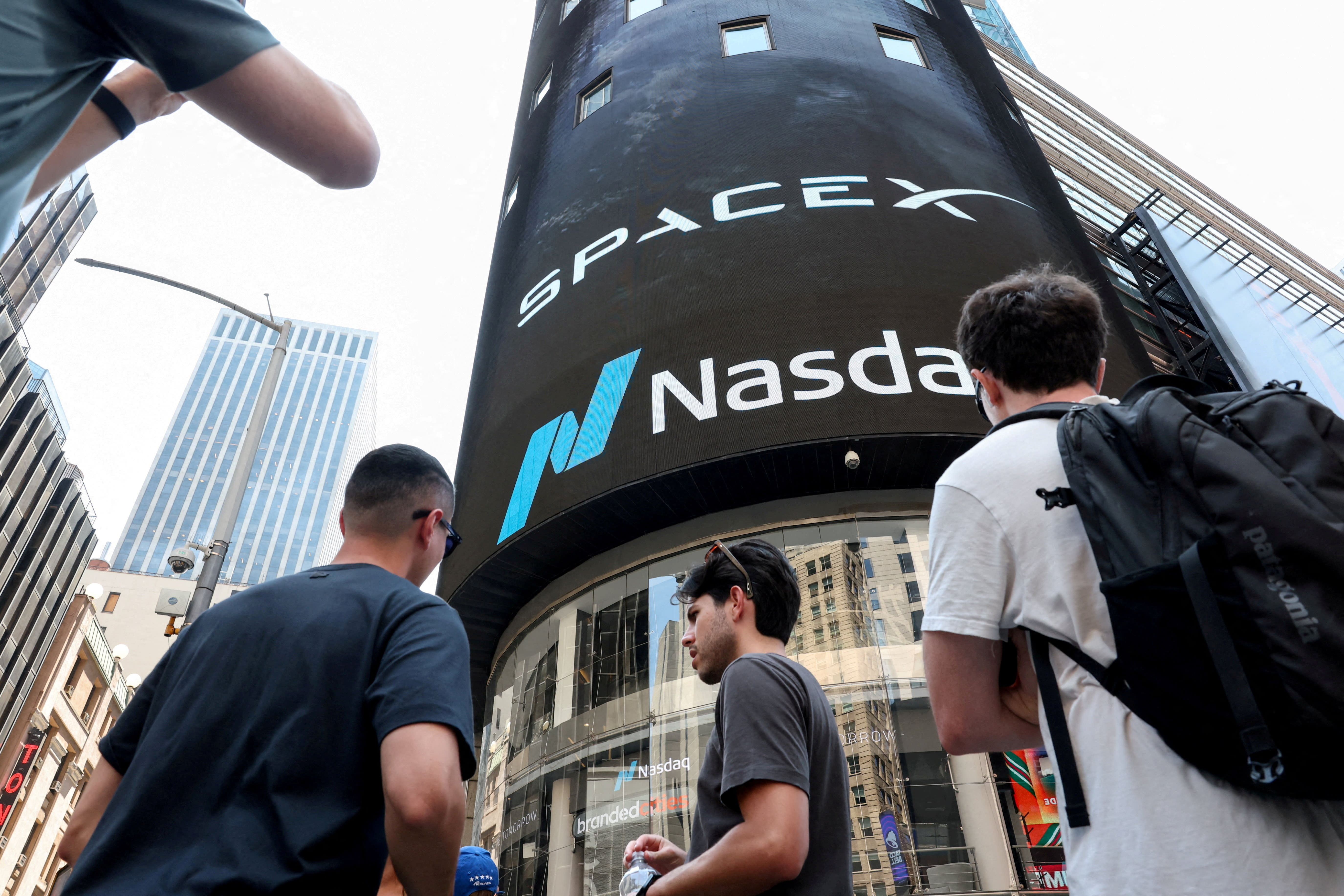 AlphaCheck: سرمایه گذاران خرده فروشی به خرید SpaceX پایان دادند زیرا سهام قیمت اولیه اولیه خود را پس گرفت