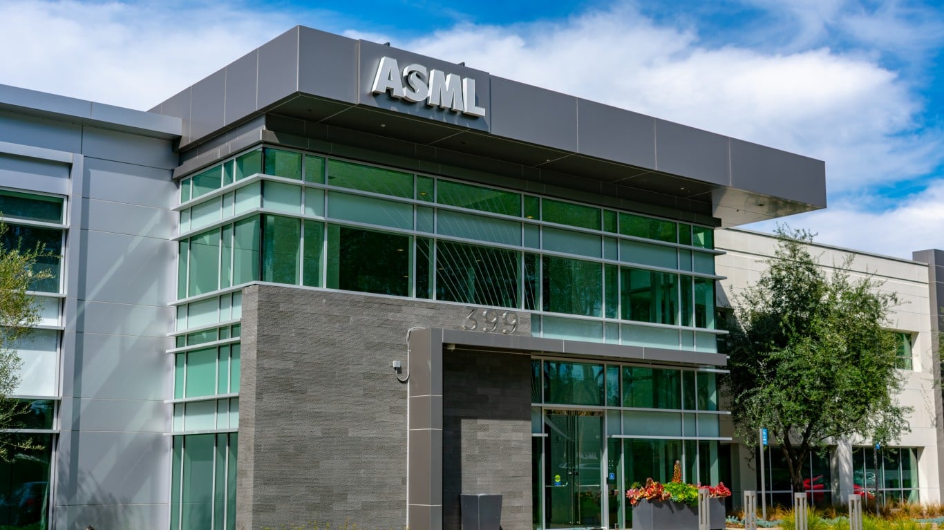 ASML در طول یک ماه 5 درصد کاهش یافت، اما یک مدیر ثروتمند برجسته وال استریت شاهد بازگشت 50 درصدی است