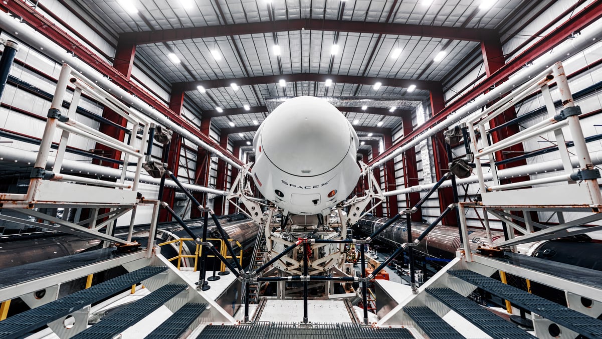سهام SpaceX 34 درصد سقوط کرده است. "طرح اصلی مخفی" ایلان ماسک به آنچه در آینده می تواند رخ دهد اشاره می کند.