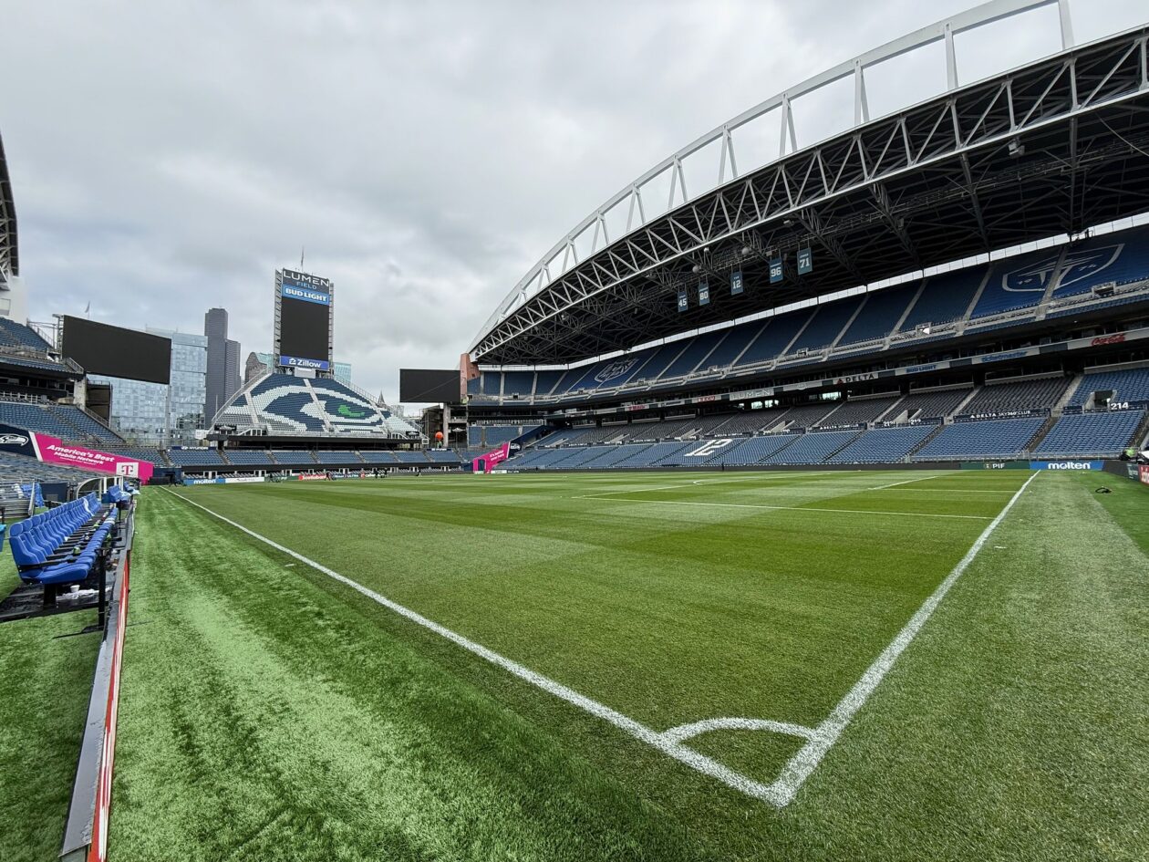 Vinod Khosla، خریدار Seahawks، وقتی صحبت از چمن زمین Lumen Field به میان میآید، به مدیریت تیم بازمیگردد.