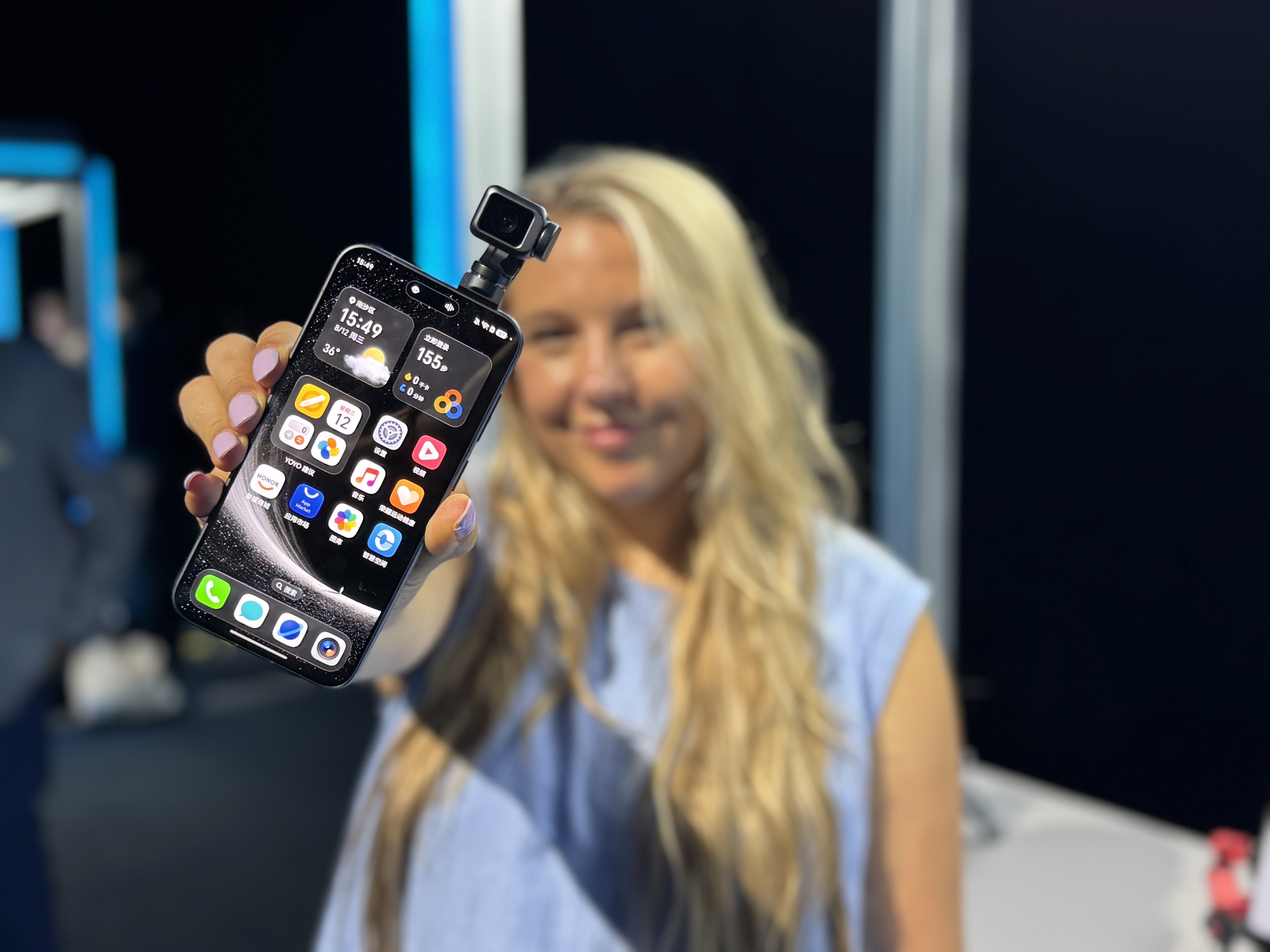 Honor به طور بنیادی تلفن را برای عصر ربات ها اختراع کرده است. من با آن بازی کردم و این وحشی است