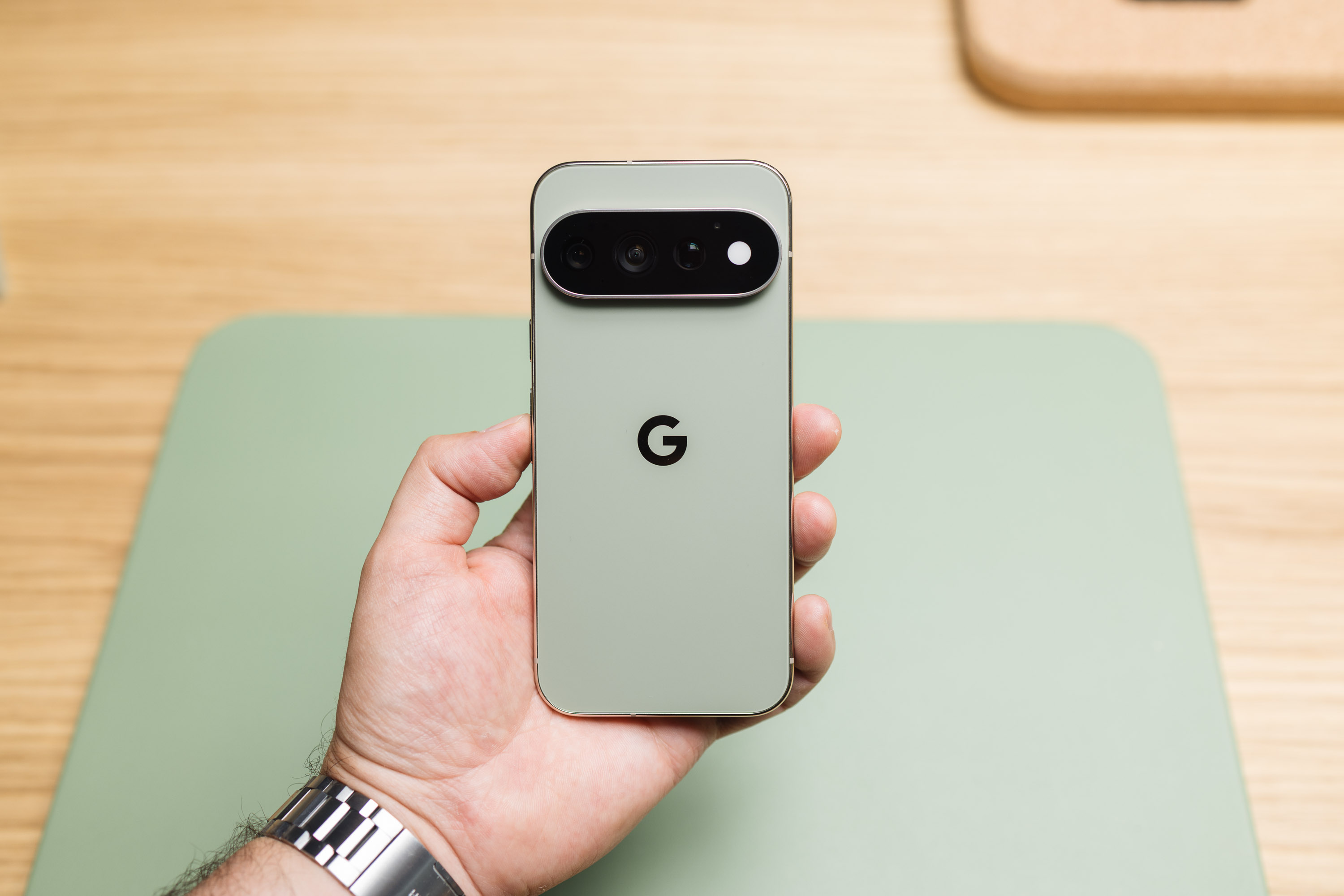 Pixel 11 Pro XL با وجود افزایش 100 دلاری قیمت، انرژی شخصیت اصلی دارد