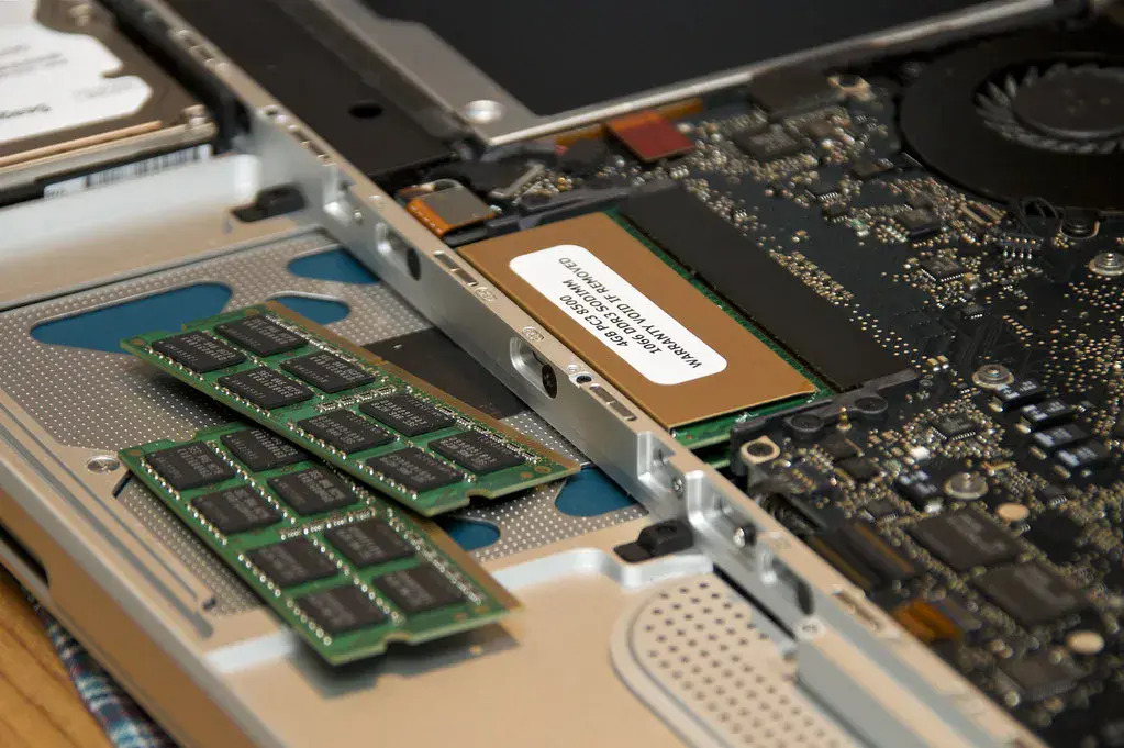 افزایش 8 درصدی SK Hynix و SanDisk، افزایش 4 درصدی وسترن دیجیتال با افزایش کمبود حافظه