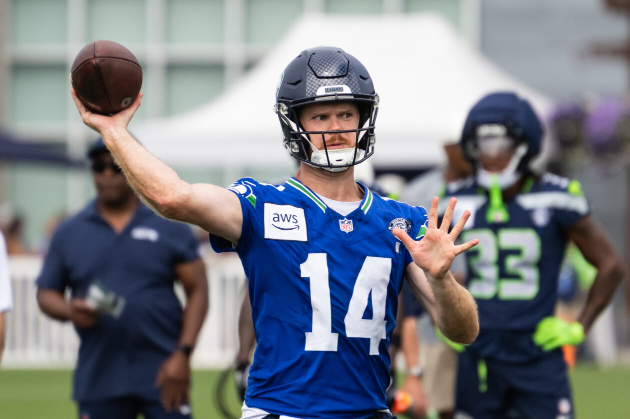 قسمت جدید "Hard Knocks" را منتقل نکنید: Seahawks QB یک "گیک" در علم پرتاب فوتبال است