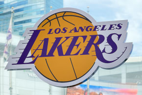 برادر جارد کوشنر، جاشوا، مدیرعامل سابق دیزنی، باب ایگر، خرید تیم لس آنجلس لیکرز NBA