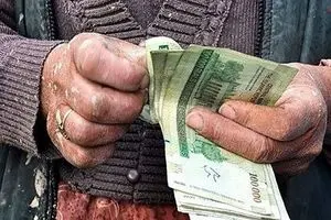 در طول ۱۵ سال با چهار کارفرما کار کردیم/ نمیتوانیم بازنشستگی پیش از موعد بگیریم
