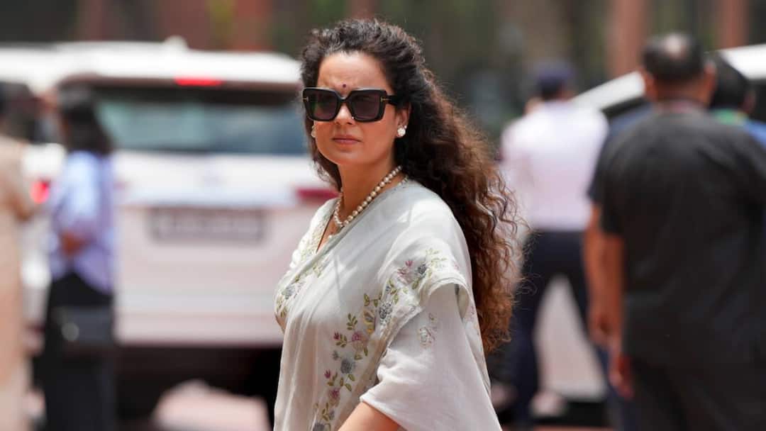 Kangana Ranaut استوری های اینستاگرام را پس از اینکه راهول گاندی را "دمبل" نامید حذف کرد.