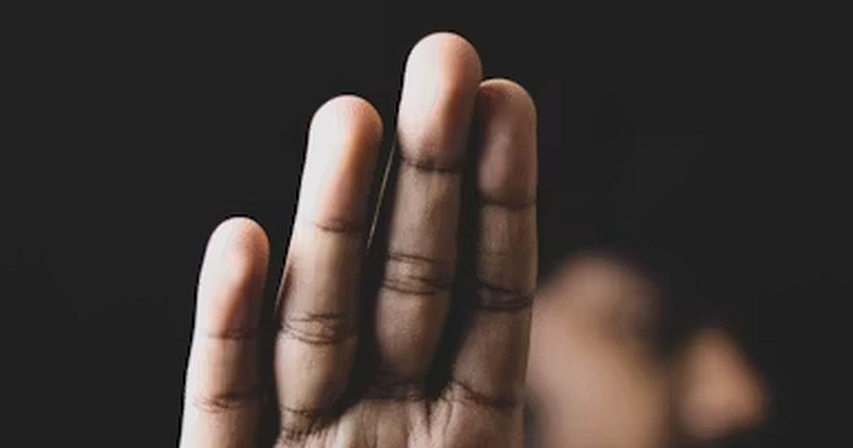 پرونده ای علیه معلم تامیل نادو که 10 دانش آموز دختر را زخمی کرد