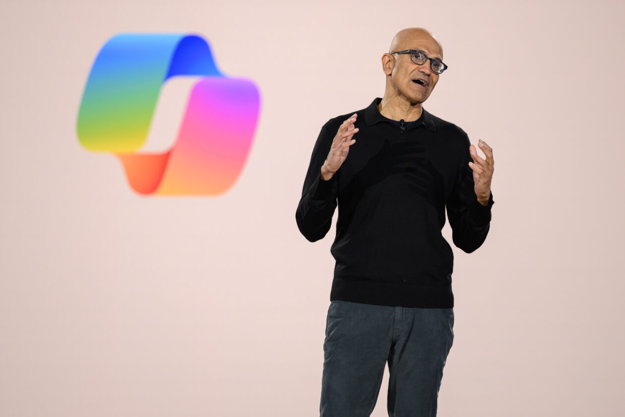 مایکروسافت شروع به ادغام برنامه های مصرف کننده و تجاری Copilot خود قبل از عرضه «Super App» می کند