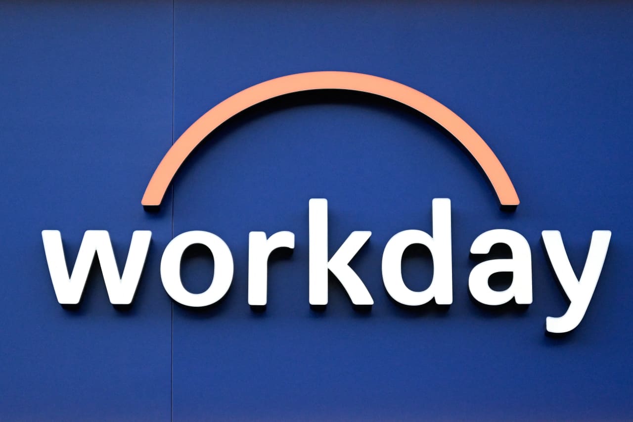 سهام روز Workday شاهد افزایش بی سابقه است. آیا خرید می تواند باعث احیای نرم افزار شود؟