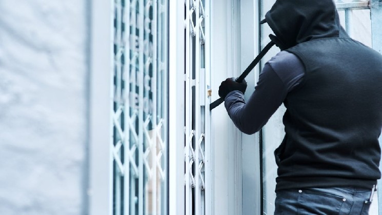 زوج فرانسوی پس از 3 حمله مرتبط با رمزارز برای فروش خانه نقل مکان کردند