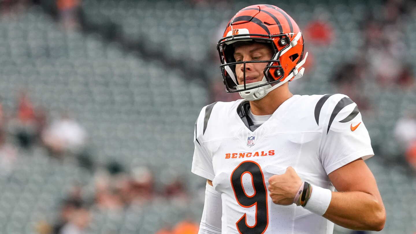 جو بارو در فیلم افتتاحیه پیش فصل Bengals دو سریال بازی می کند