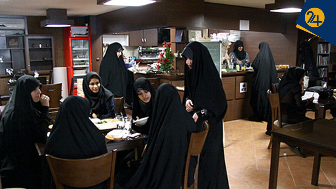 کافههای مذهبی و جامعه دوپاره ایران | جدال دو سبک زندگی برای تصاحب فضای عمومی
