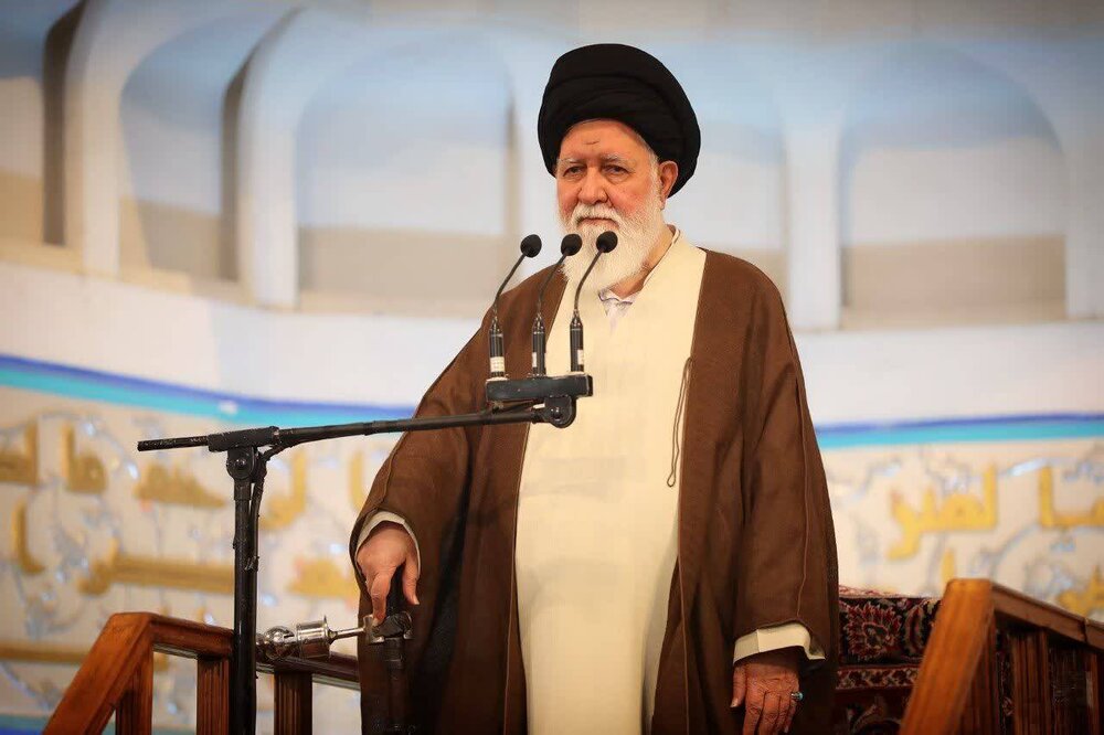 علم‌الهدی: کسی که خونخواه رهبر شهید است، به دنبال برنامه‌های شاد نمی‌رود