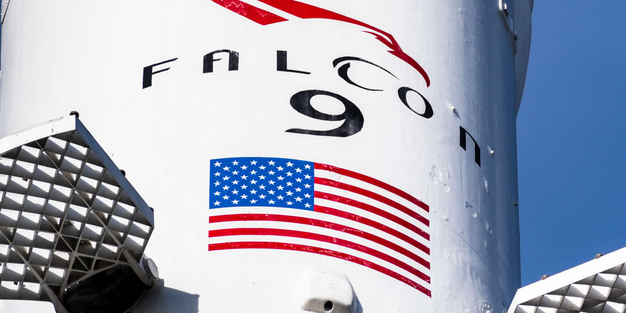 سقوط سهام SpaceX در حالی که موشک های ماسک با یک رقیب تازه روبرو می شوند