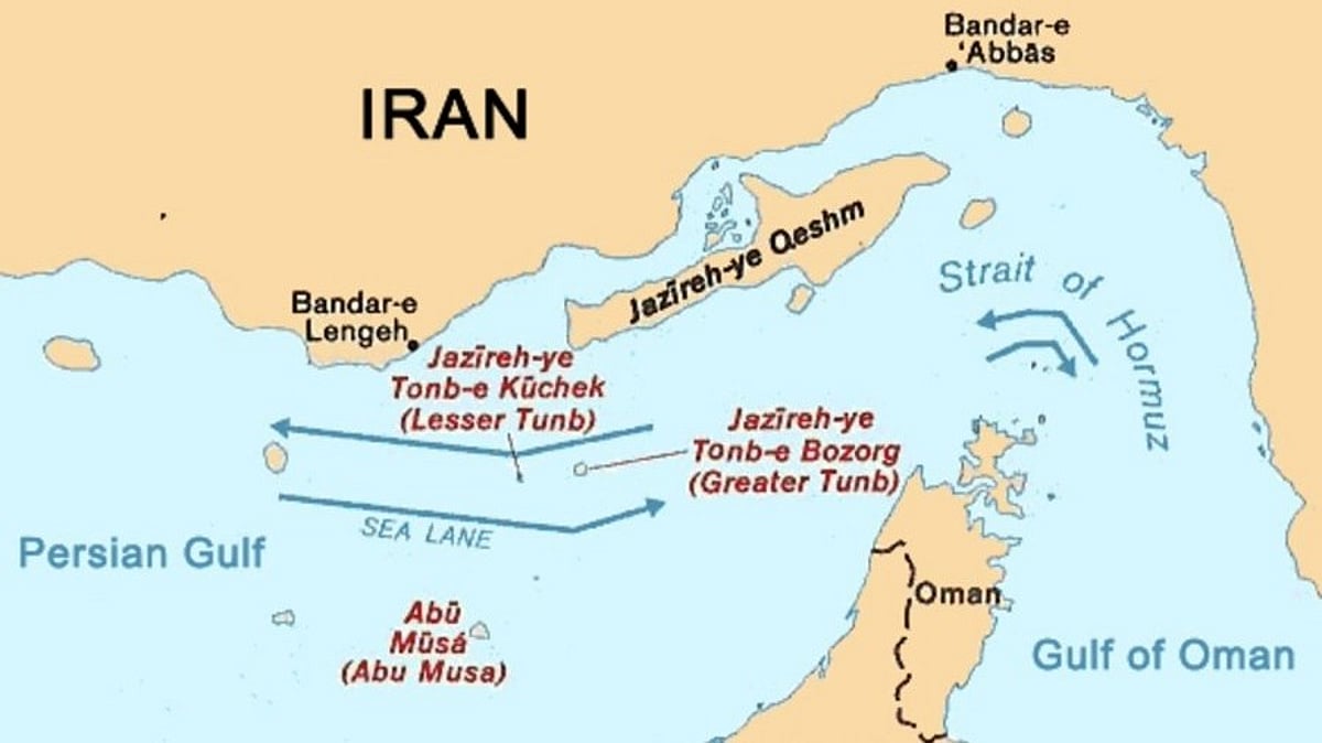 لکه‌های نفتی در آب‌های ایران نگرانی‌هایی را برای آسیب‌های زیست‌محیطی ایجاد می‌کند