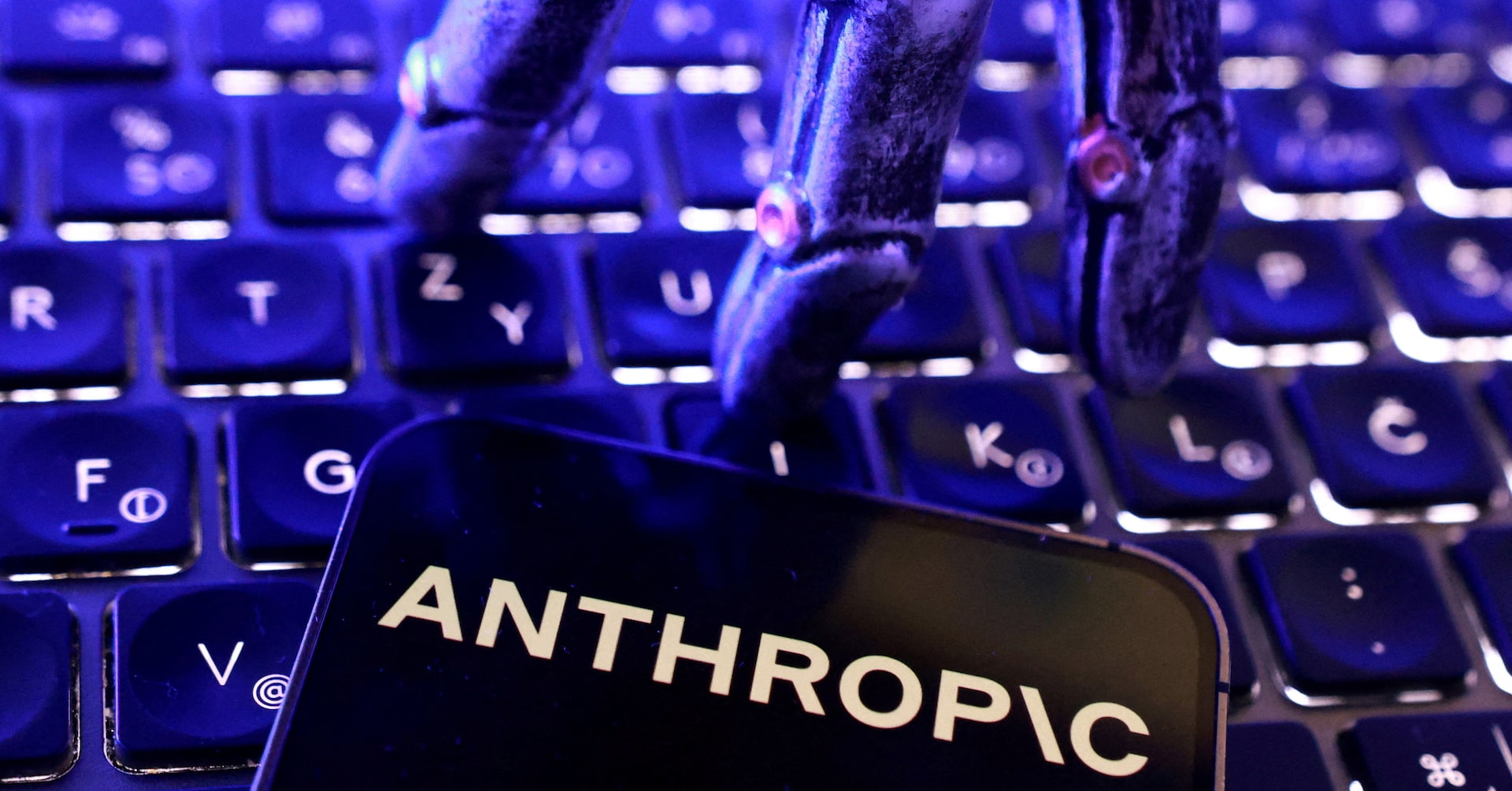 انحصاری: منابع میگویند که ارزشگذاری IPO Anthropic به پیشبینی درآمد 190 تا 200 میلیارد دلاری در سال 2028 بستگی دارد.