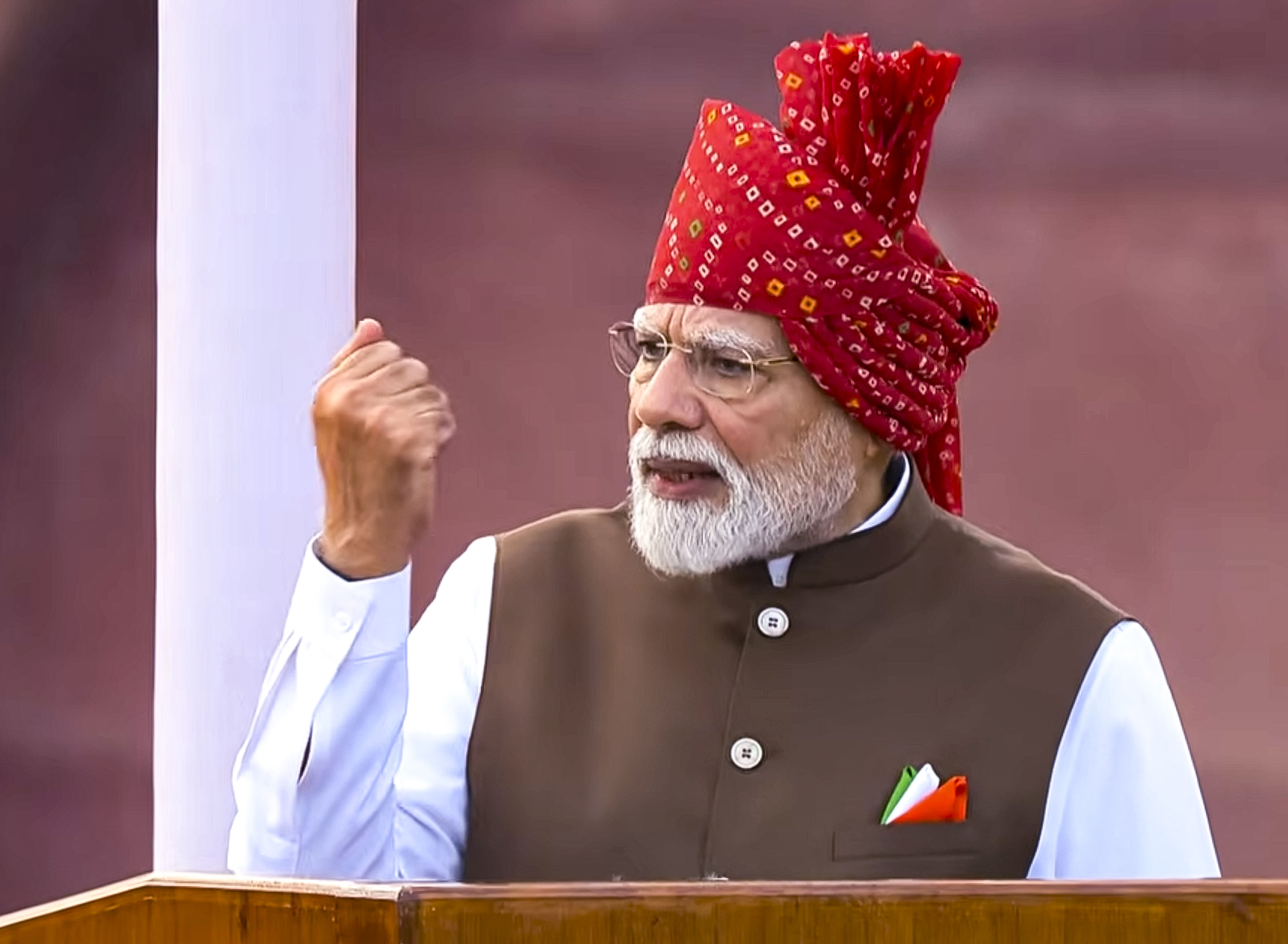 عمامه سنتی Tie-Dye Sports PM Modi در هشتادمین جشن I-Day