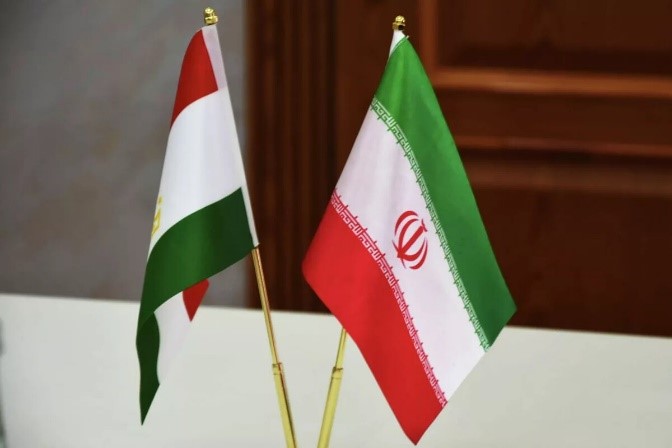 ایران و تاجیکستان به افزایش چندین برابری تجارت فرآورده های نفتی چشم دوخته اند