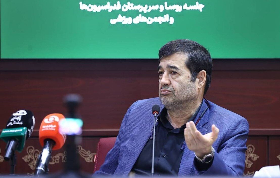 آقای وزیر ورزش! حرفهای خوبی در باره مدیریت ضعیف فوتبال می زنید، اما وظیفه شما سخن گفتن نیست/ لطفا کاری بکنبد