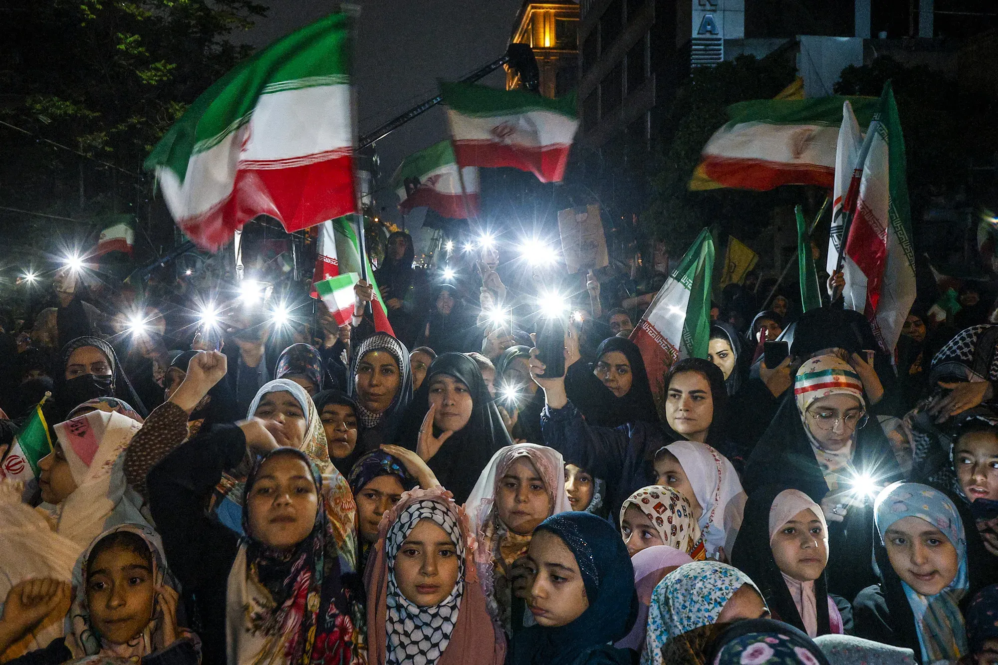 علی باقری: نپذیرفتن پایان تجمعات شبانه پس از اعلام نظر حاکمیت شک‌برانگیز است